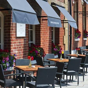 https://ennios-boutique-hotel.tophotelsbath.com